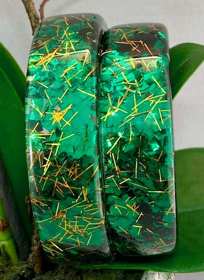 LG164 green confetti lucite bangle